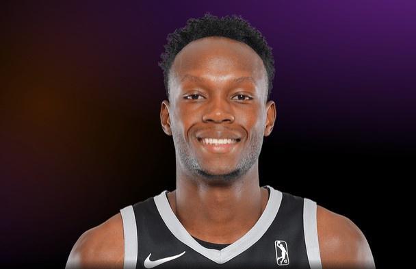 开云体育官网-队记：马刺已签下锋线球员奥萨伊-奥西福 21人大名单已齐整