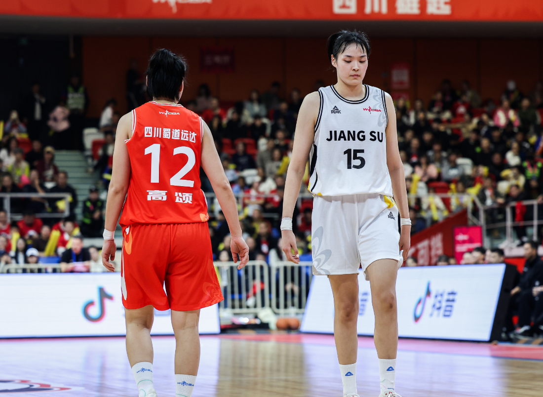 12分钟砍21分!中国女篮26岁2米中锋11投10中:宫鲁鸣该招进她?