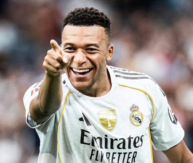 kaiyun-皇马冲14冠！姆巴佩飞行4500公里空降决赛：9战巴萨12球