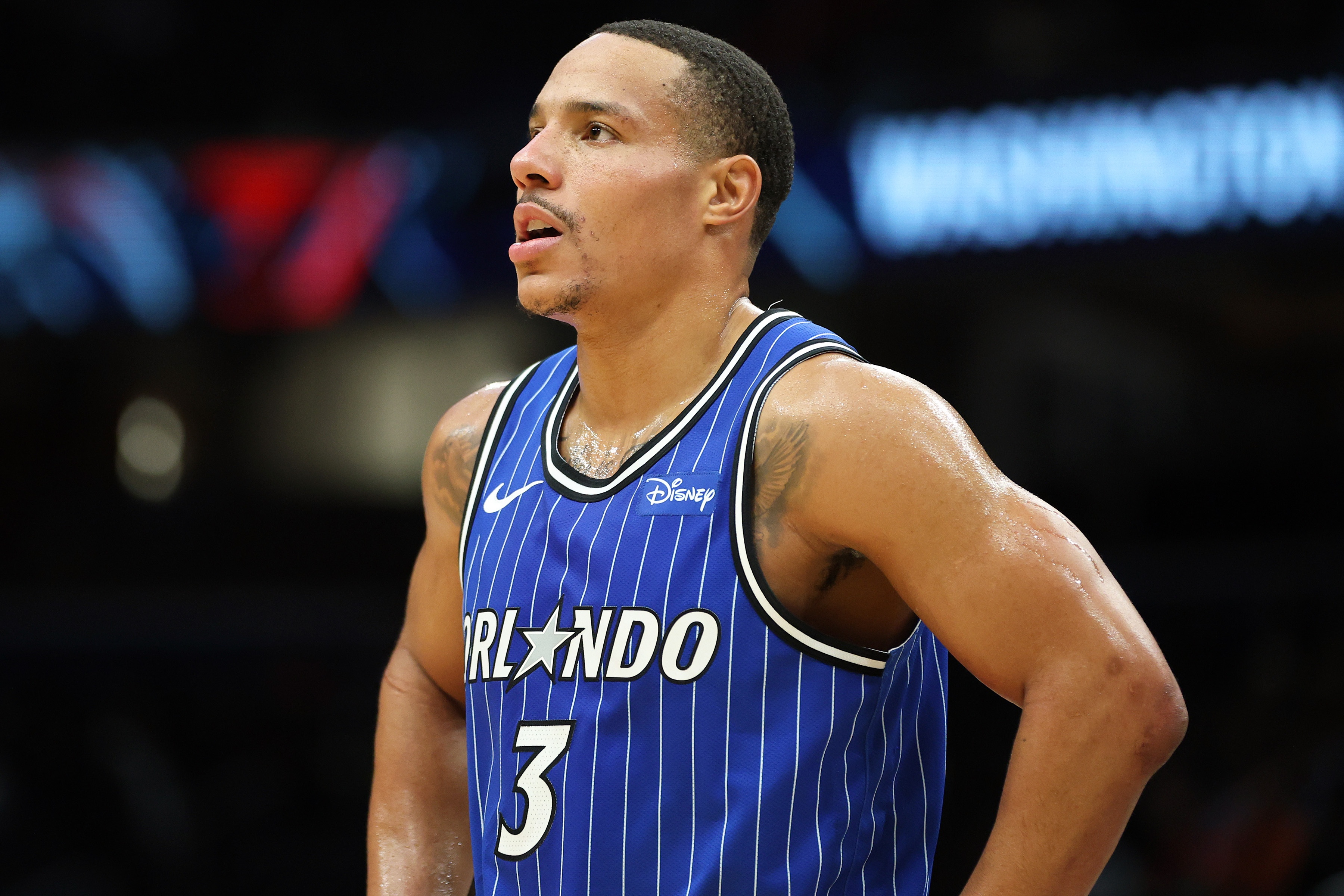 kaiyun-纯投手真没哨?克莱44次0罚25分含泪领跑 库里大鸟雷·阿伦齐上榜