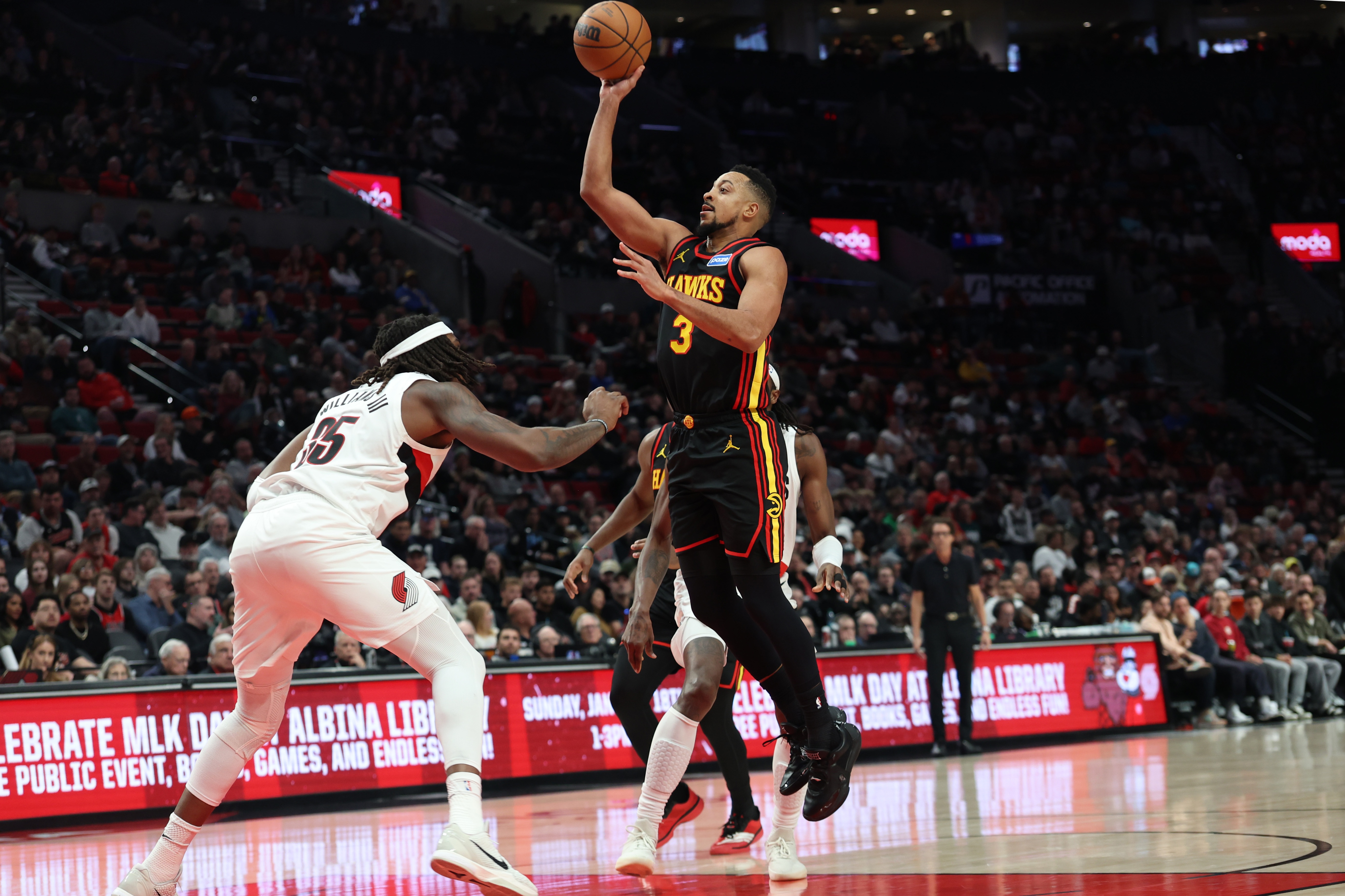 kaiyun-纯投手真没哨?克莱44次0罚25分含泪领跑 库里大鸟雷·阿伦齐上榜