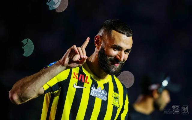 1692343556418017156.jpg 开云体育官网-年收入排行榜 C罗笨马内少前3 姆巴佩第5 梅西第6