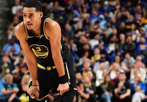 开云体育下载-普尔成勇士累赘？防守被名记喷 勇士没他赢分最高