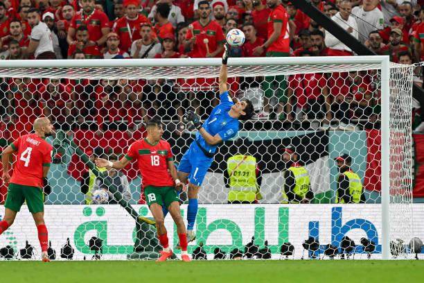 1670698017467039152.jpg kaiyun-一夫当关零封西葡两“牙”!摩洛哥门神缔造黑马奇迹