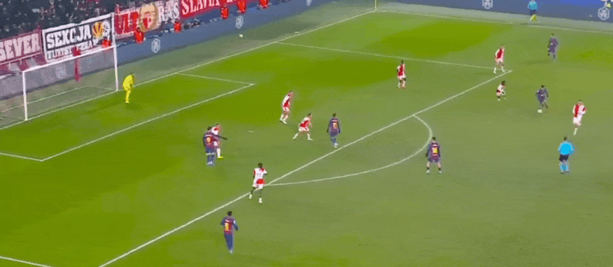 开云-莱万乌龙、佩德里伤退!欧冠关键战:巴萨惊险逆袭,赛后揪心爆料