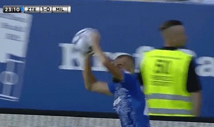 1658605738889005736.gif 开云APP-【热身】30分钟丢3球 AC米兰2比3负于匈牙利球会