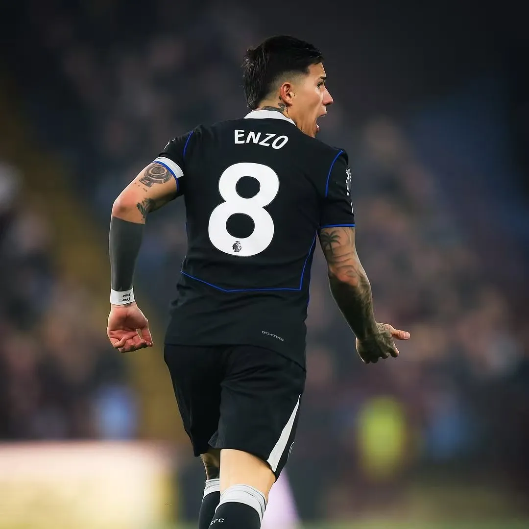 开云体育下载-贡献一次助攻，恩佐赛后更新社媒，发布图集庆祝胜利