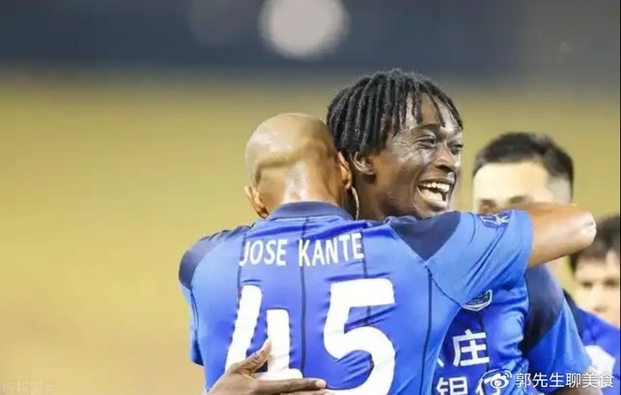 开云体育下载-26岁荷兰前锋归化国足？短期救急真管用，长远别丢了自家根|奥乌苏|本土球员|阿贾克斯足球俱乐部|荷兰足球|青训_新浪体育_新浪新闻