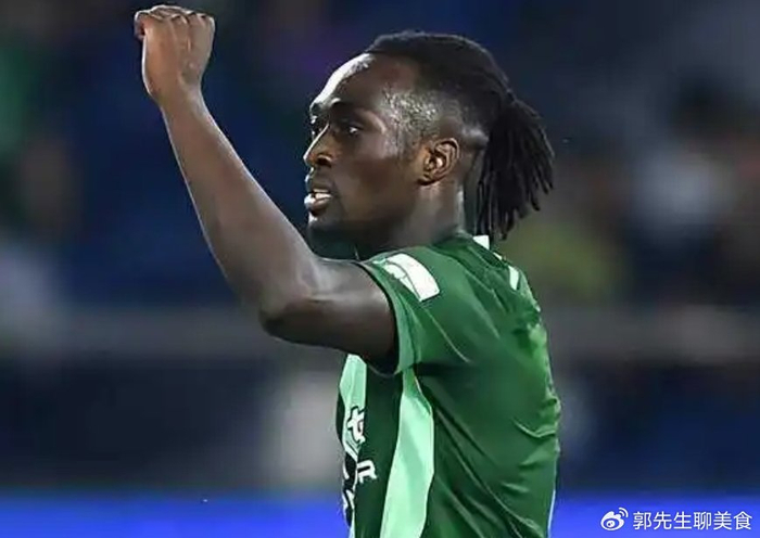 开云体育下载-26岁荷兰前锋归化国足？短期救急真管用，长远别丢了自家根|奥乌苏|本土球员|阿贾克斯足球俱乐部|荷兰足球|青训_新浪体育_新浪新闻