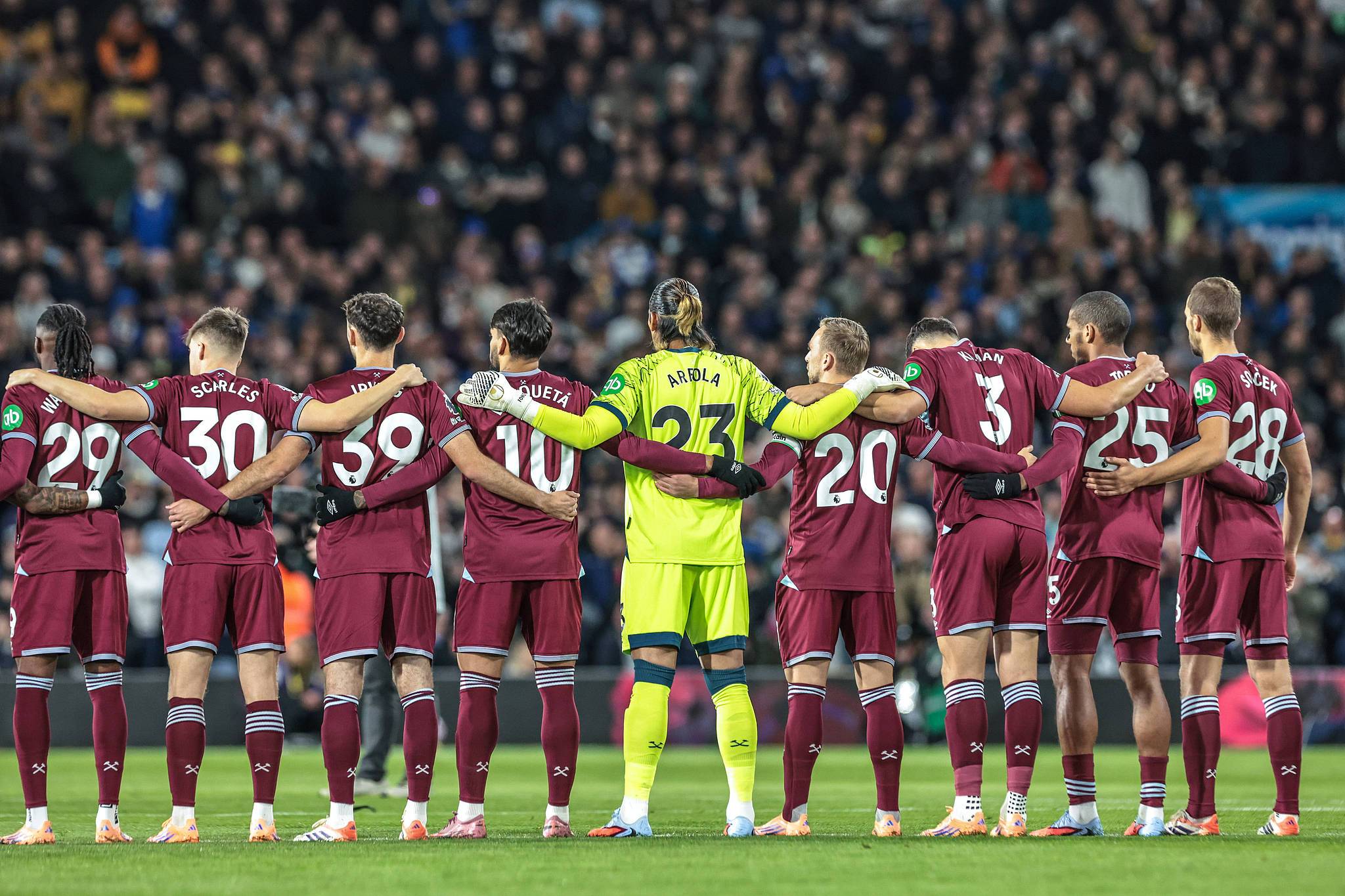 开云体育下载-西汉姆联“洽谈”27岁中卫，后卫引援加速