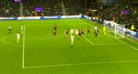 豪门悲喜夜！皇马2-0登顶，姆巴佩双响！利物浦2-3掉队，曼城2-0