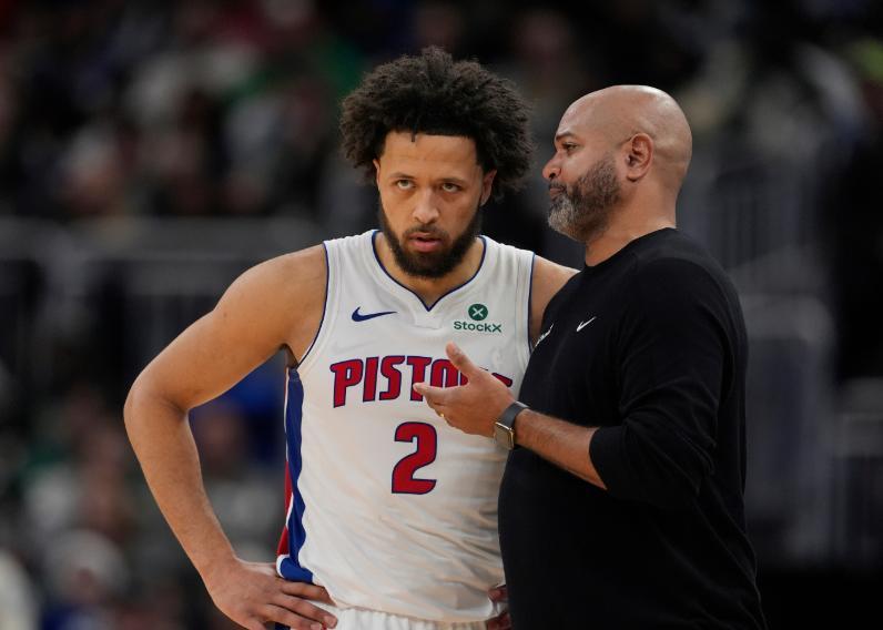 开云官网-坎宁安29+7+11杜伦两双，班凯罗尴尬准三双，活塞逆转魔术夺3连胜