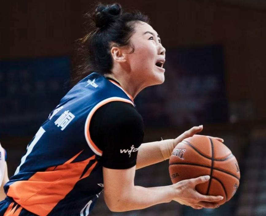 开云体育下载-轰37分6助攻！中国女篮31岁王牌后卫满血复活：宫鲁鸣该带上她？