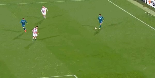 开云-【欧联杯】特奥点射+进球被吹 米兰2-2客平10人红星