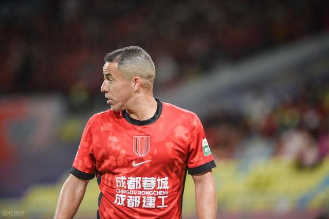 开云体育下载-足协还在等什么？国足潜在归化大牌两场比赛1球1助攻，已会唱国歌|中超|罗慕洛|成都蓉城|青岛海牛|中国足协_新浪体育_新浪新闻